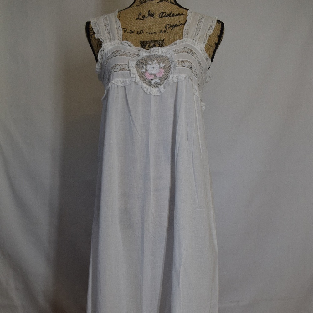 Vintage Eaton White Full Length Nightgown w/ Lace